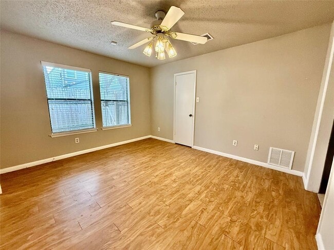 Building Photo - 7825 Beauregard Cir