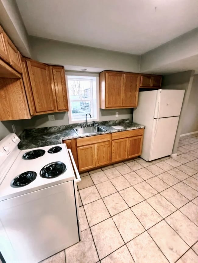 Building Photo - 3622 Douglas Ave