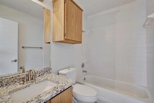 Building Photo - 1609 Lantern Light Dr