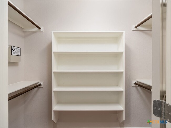 Building Photo - 361 High Dr