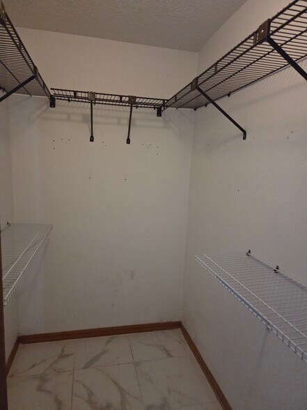 Building Photo - 7713 Bramblewood Dr