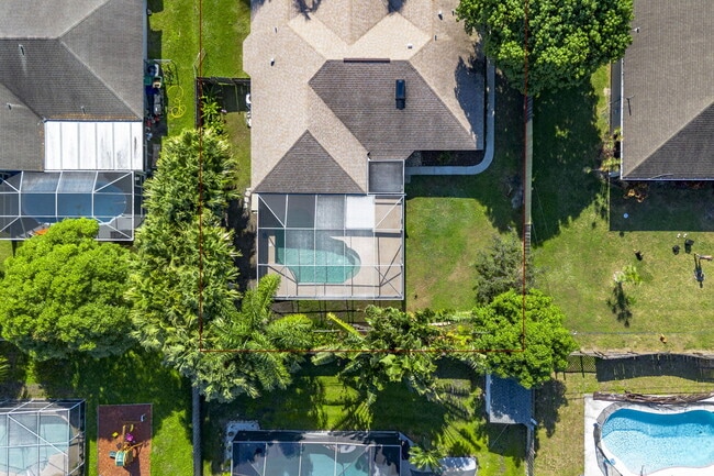 Building Photo - 967 SE Browning Ave