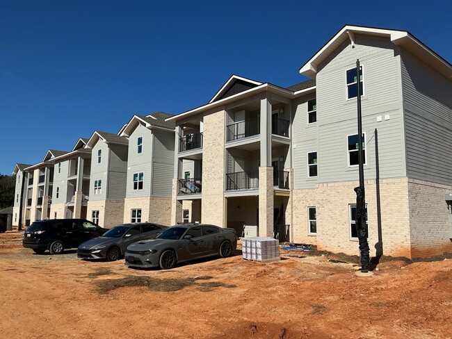 Building Photo - Azalea Landing