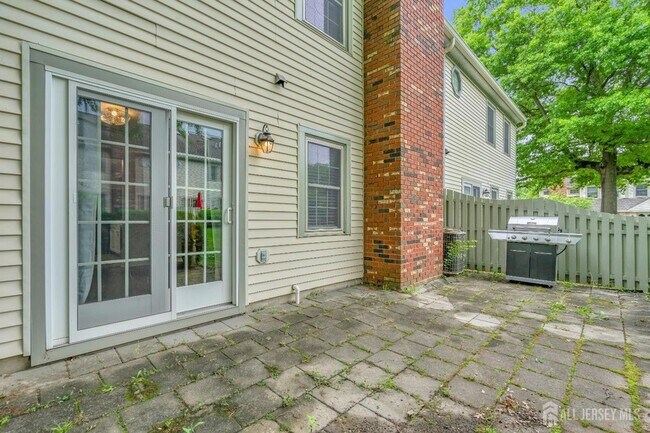 Building Photo - 31 Fair Acres Ct