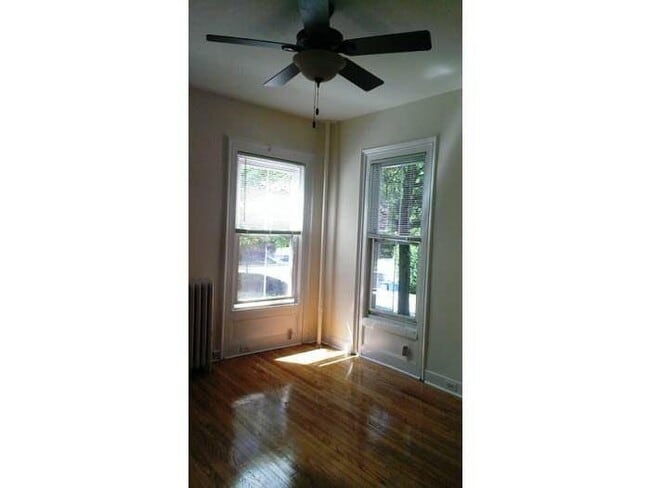 Building Photo - 145 Carpenter Ave