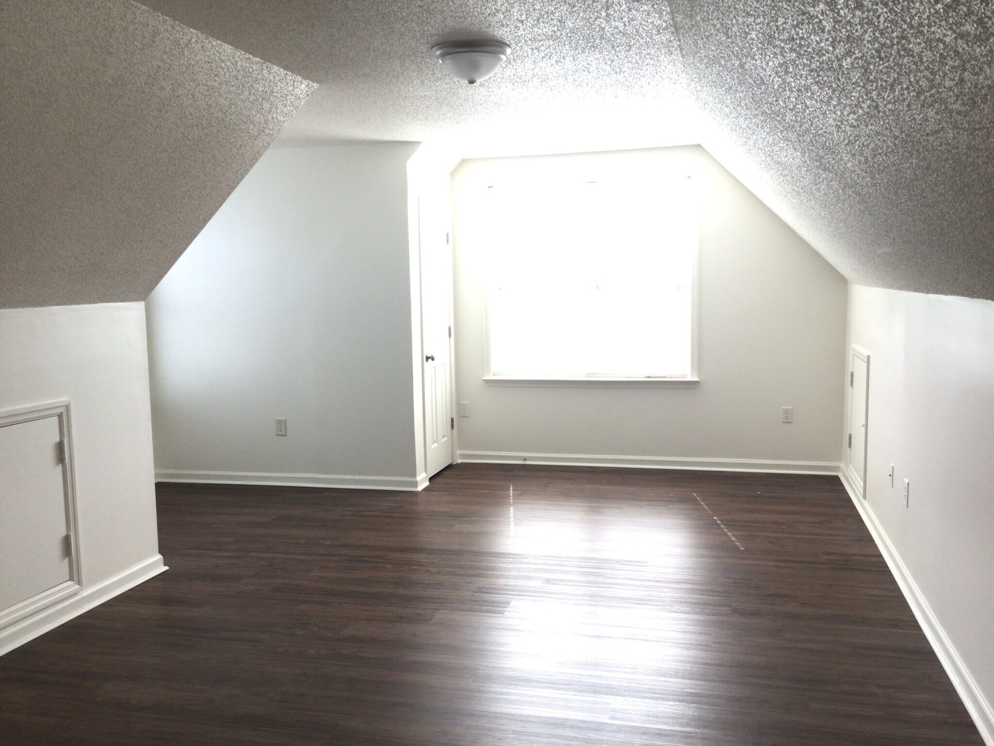 Building Photo - 5511 Kathleen Dr