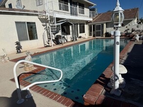 Building Photo - 1 Bedroom Casita