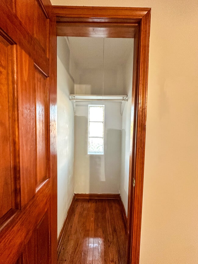 Building Photo - 8626 S Damen Ave