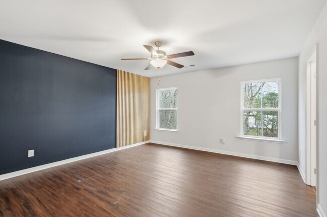 Building Photo - 520 Edgemore Rd