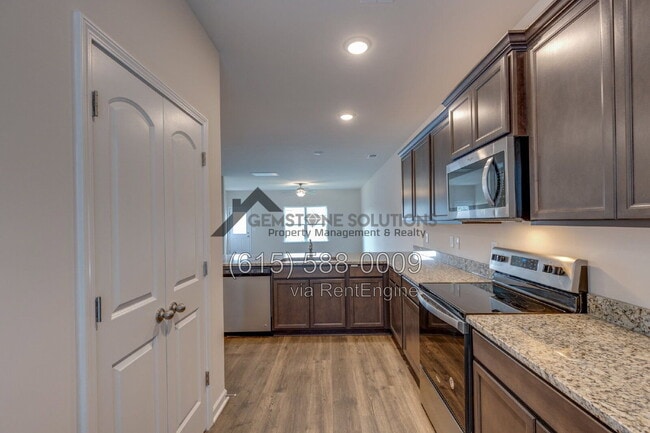 Building Photo - 2559 Queen Bee Dr