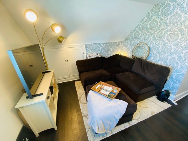 Building Photo - Spacious Condominium– Modern Comfort in th...
