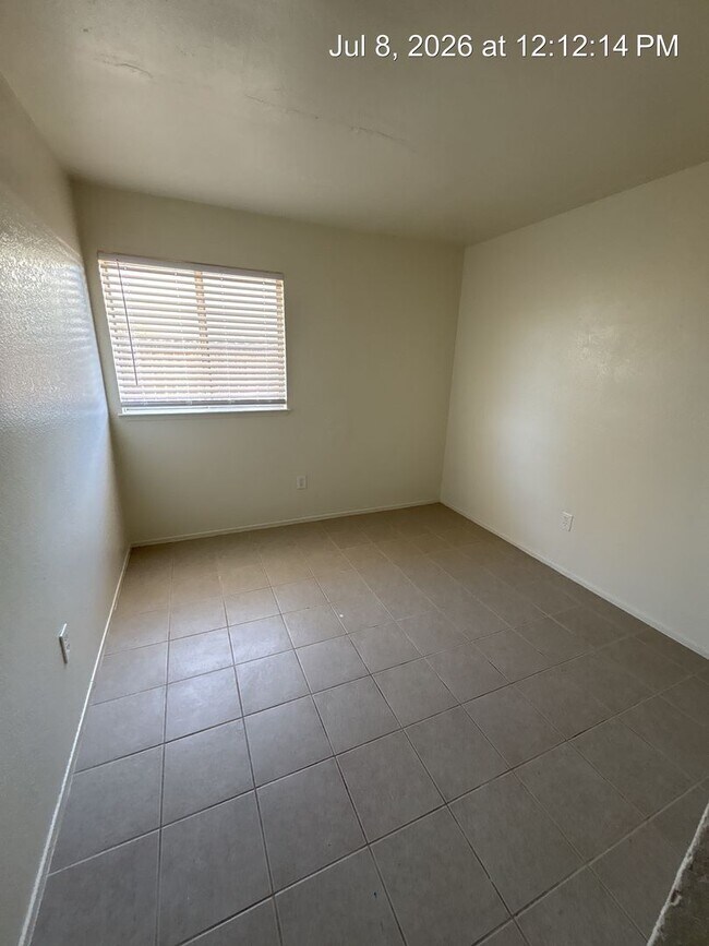 Building Photo - 3156