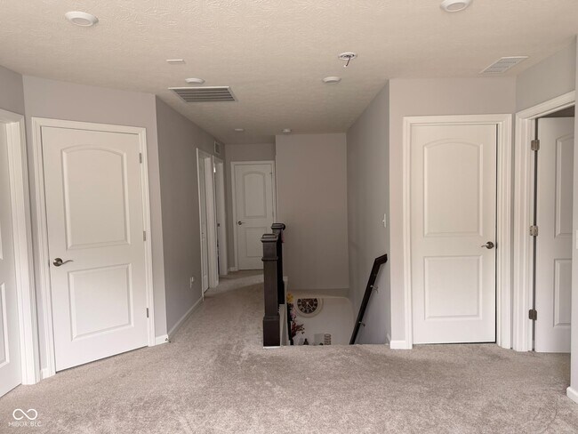 Building Photo - 6862 Sable Point Dr