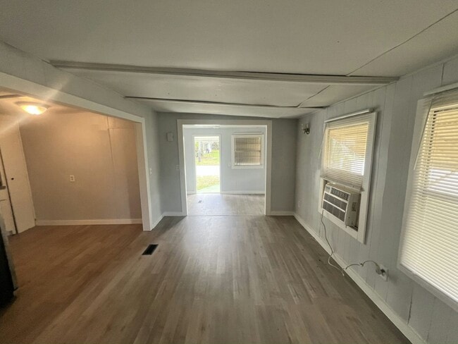 Building Photo - 2208 Chicago Cubs St