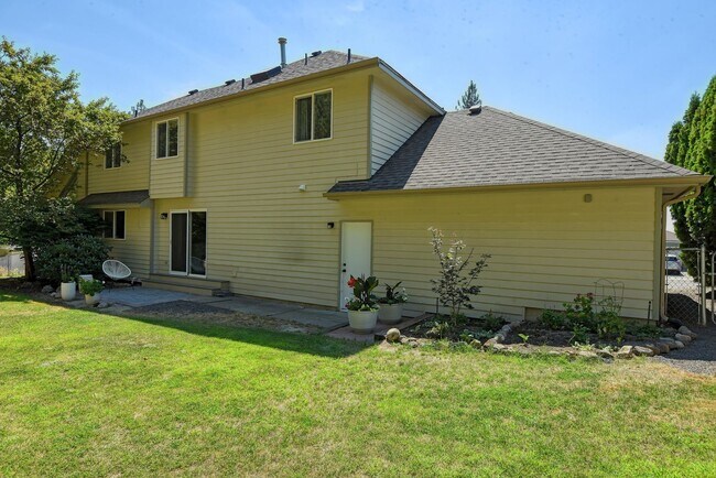 Building Photo - 10108 N Seminole Dr