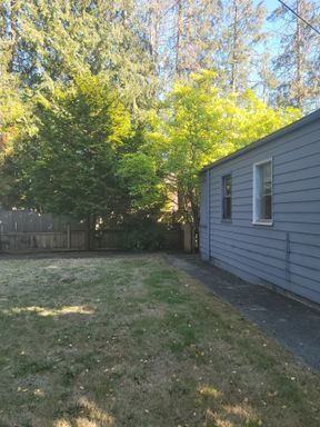 Building Photo - 3416 NE 80th St