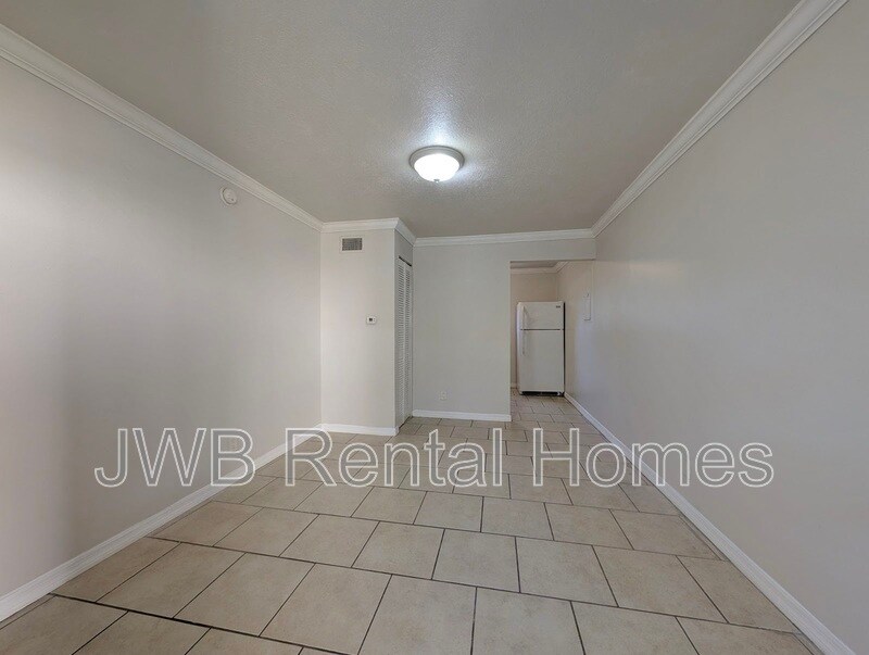 Building Photo - 2775 Herschel St