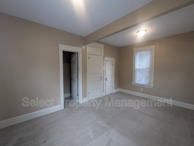 Building Photo - 347 W Williams St