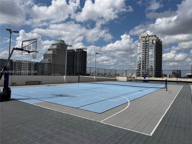 Building Photo - 150 E Robinson St