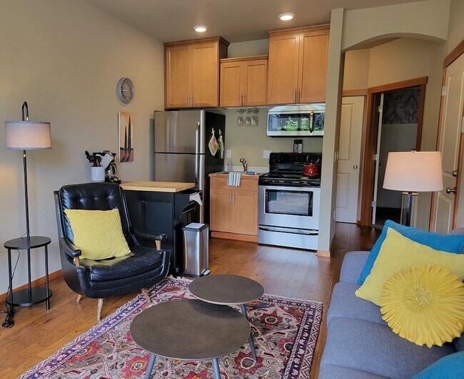 Looking at kitchen - 2411 Peabody St