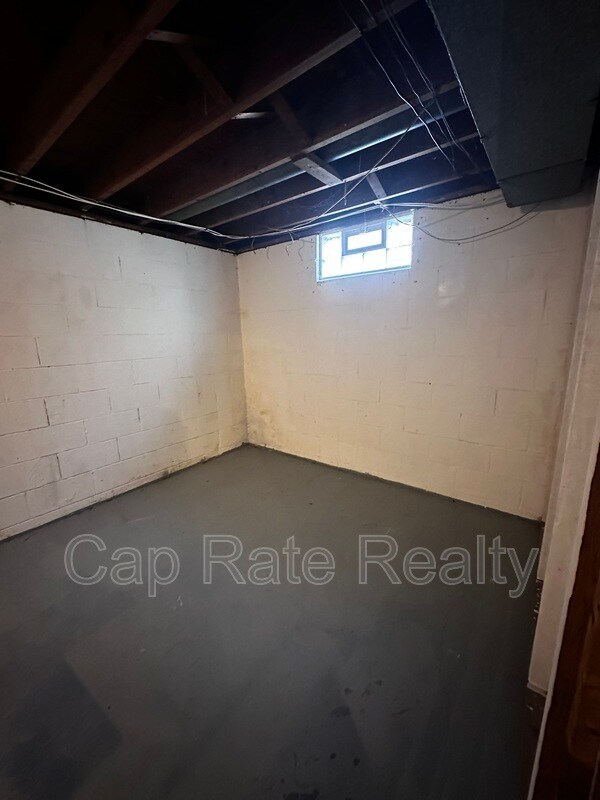 Building Photo - 1648 Smith Rd