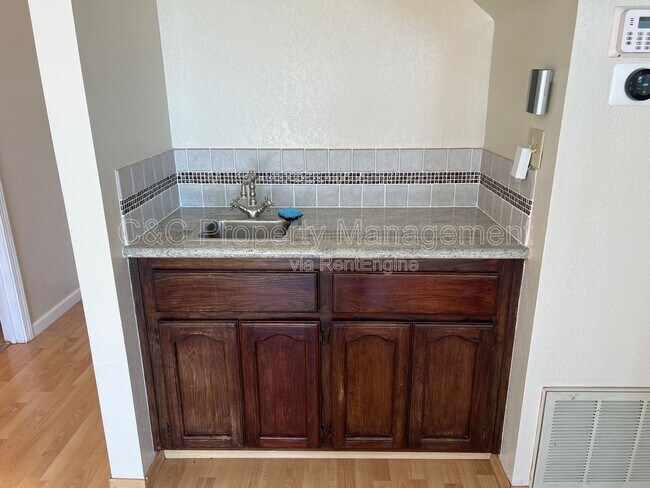 Building Photo - 293 Saybrook Way