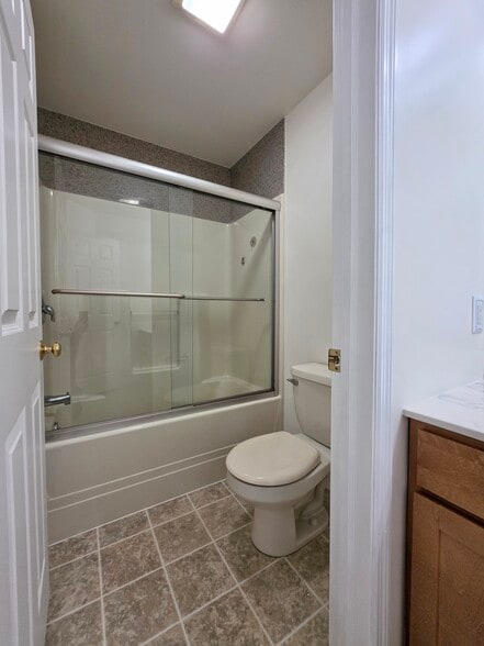 Building Photo - 521 Fox Ridge Ln