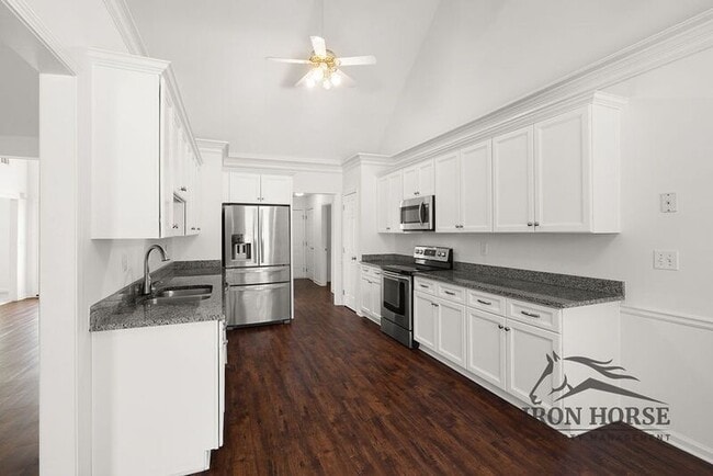 Building Photo - 379 Beech Hollow Trail SW