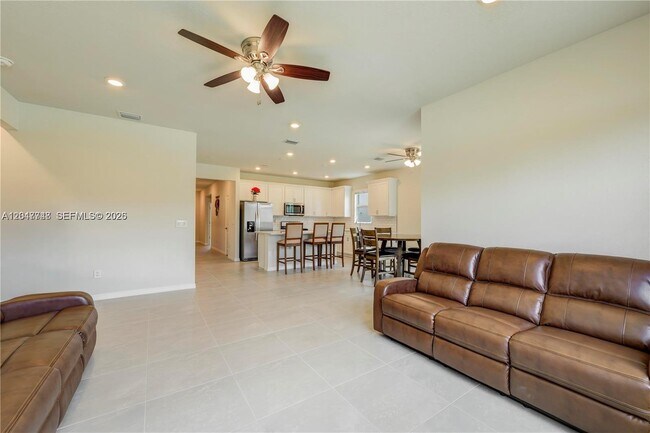 Building Photo - 12300 SW Myrtle Oak Dr