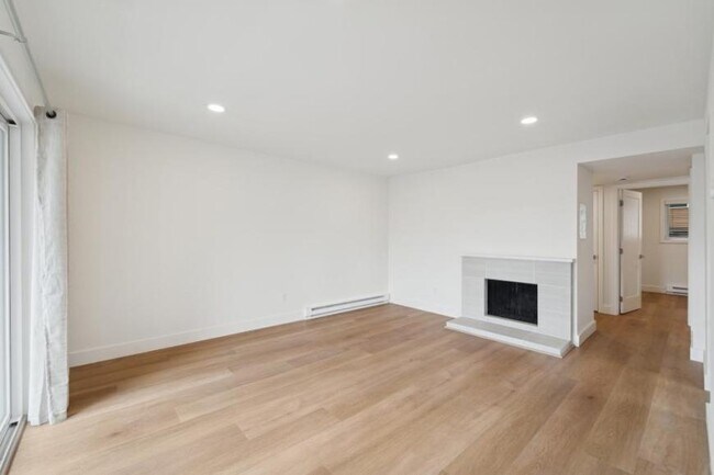 Building Photo - 1 bedroom in Redmond WA 98052
