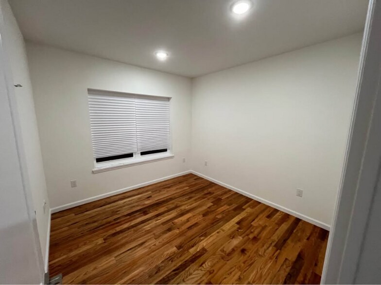 Building Photo - 121 Osborne Terrace