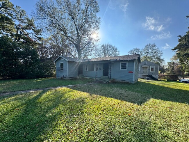 Primary Photo - Duplex on Corner lot.