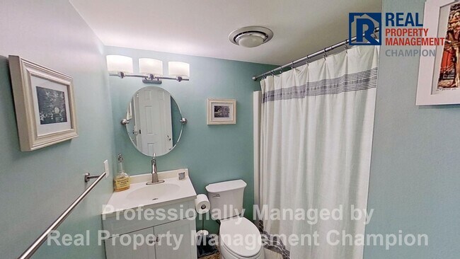 Building Photo - Immaculate 5 BD/3 BD Home w/Park Like Setting Near Cape Fear Country Club