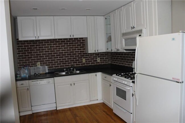 Building Photo - 1820 Monroe Dr NE