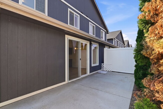 Building Photo - 1422 N Michigan Ln