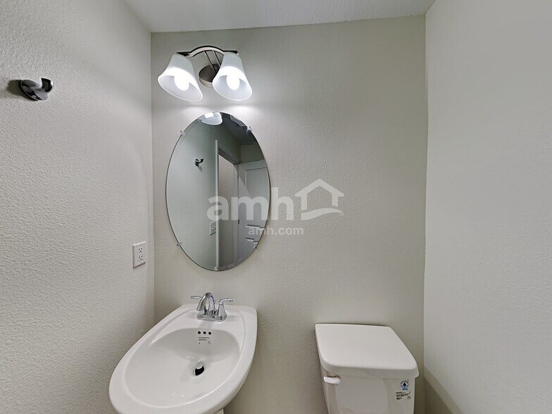 Building Photo - 29640 Passerine Ct