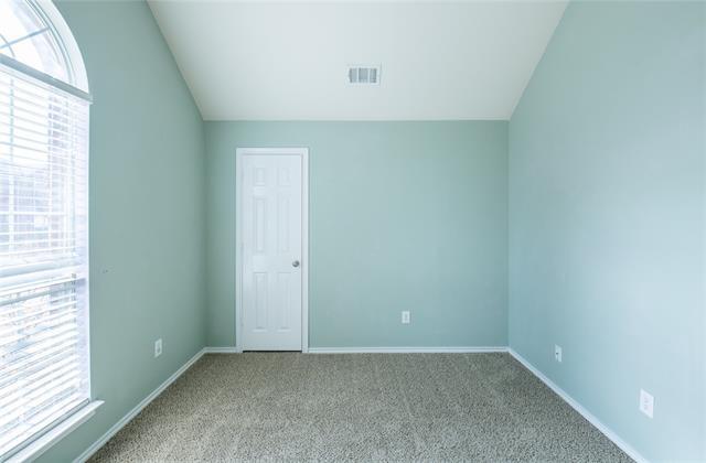 Building Photo - 9400 Stonewood Dr