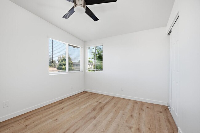 Building Photo - 6271 Mary Ln Dr