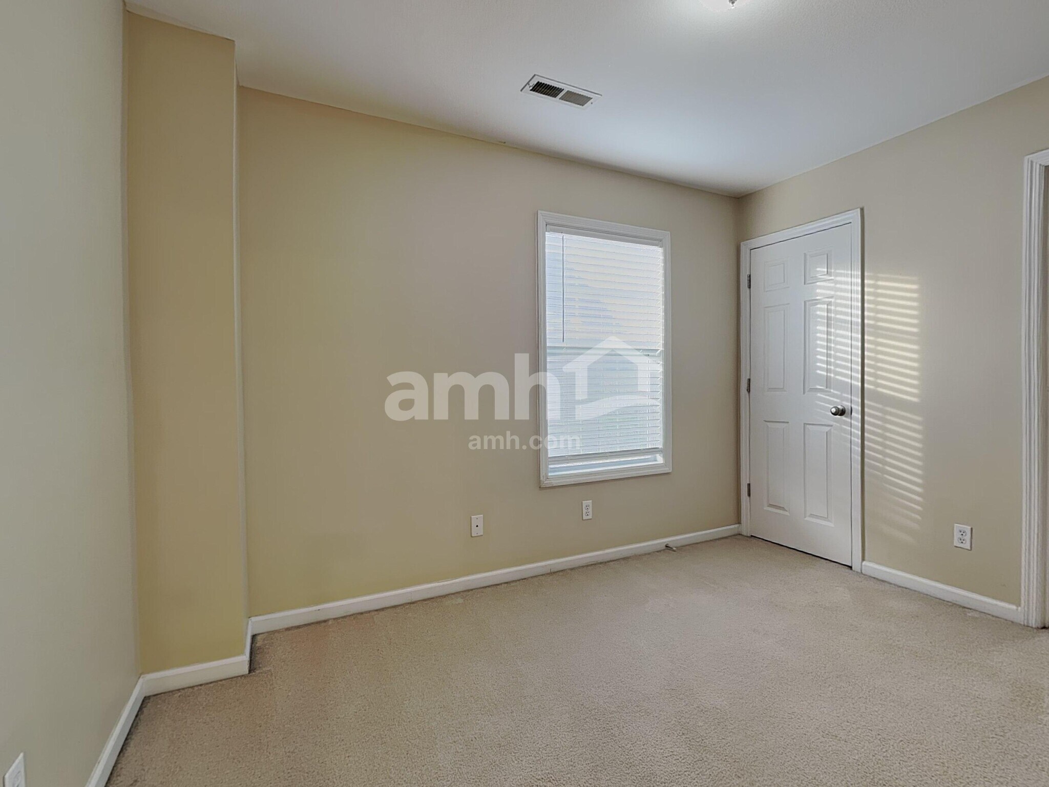 Building Photo - 1641 Silver Oak Ln