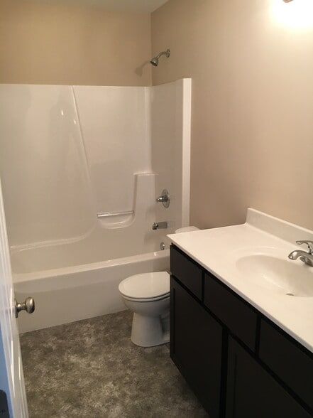 Main/shared bath - 8590 Jackson St