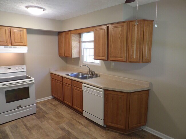 Building Photo - 248 Meadowview Dr