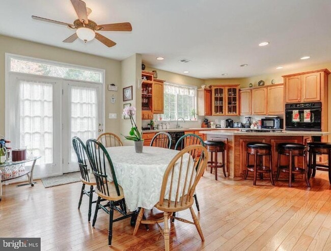 Building Photo - 146 Meadowview Ln