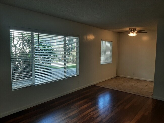 Building Photo - 2611 E Broadway