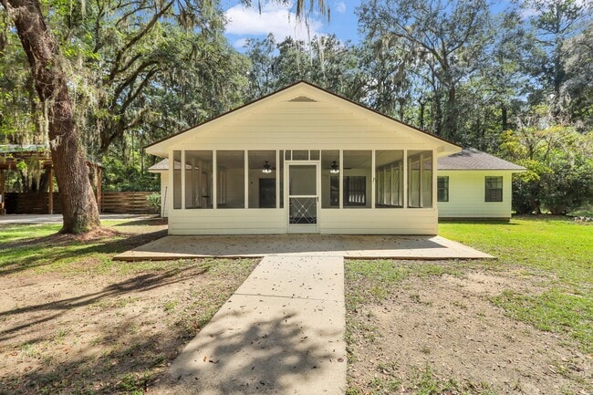 Building Photo - 298 Little Oak Rd