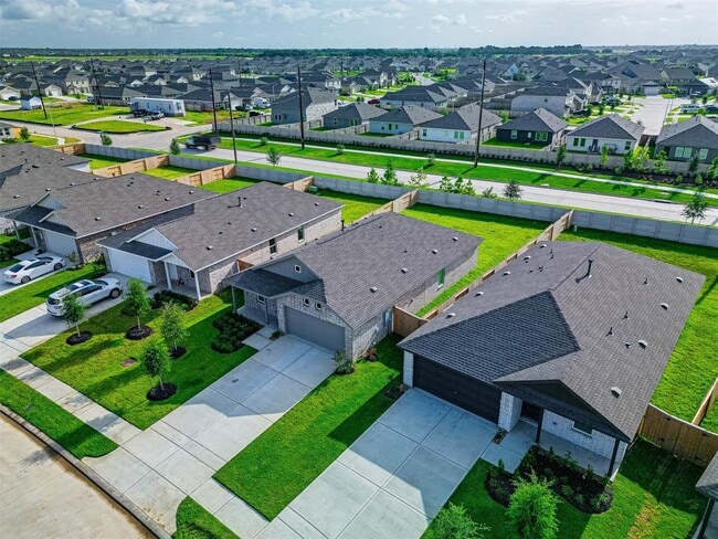 Building Photo - 6606 Tricolor Beech Ln