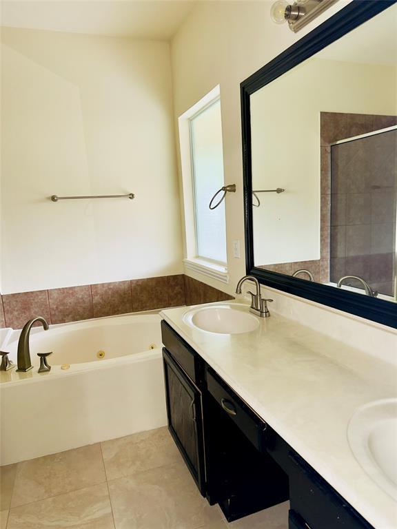 Building Photo - 24527 Lakecrest Creek Dr