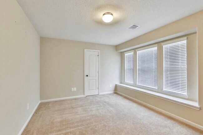Building Photo - 28807 Mayes Bluff Dr
