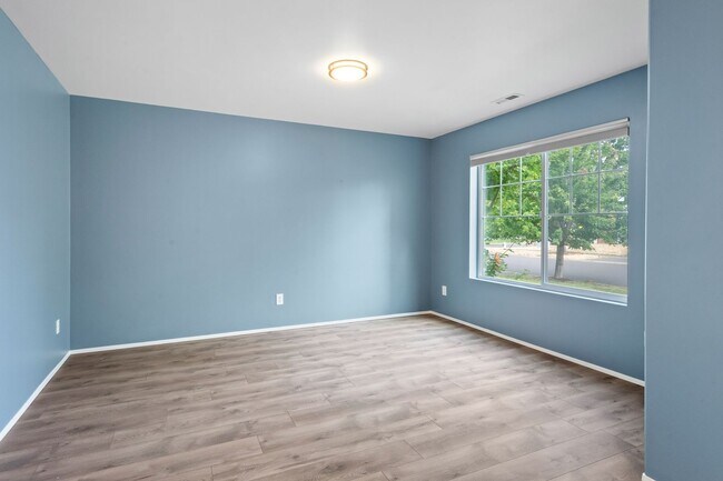 Building Photo - Spacious 5-Bedroom Home in Prime Yelm Loca...