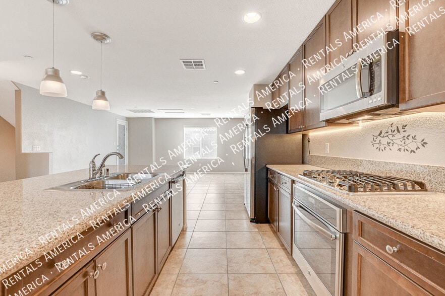 Building Photo - 4650 Ranch House Rd