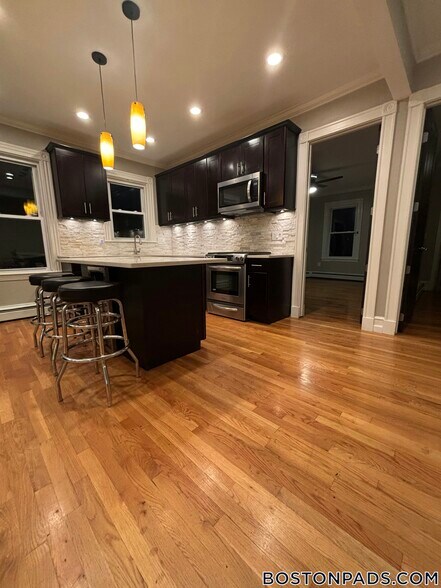 Building Photo - 12 Dorset St